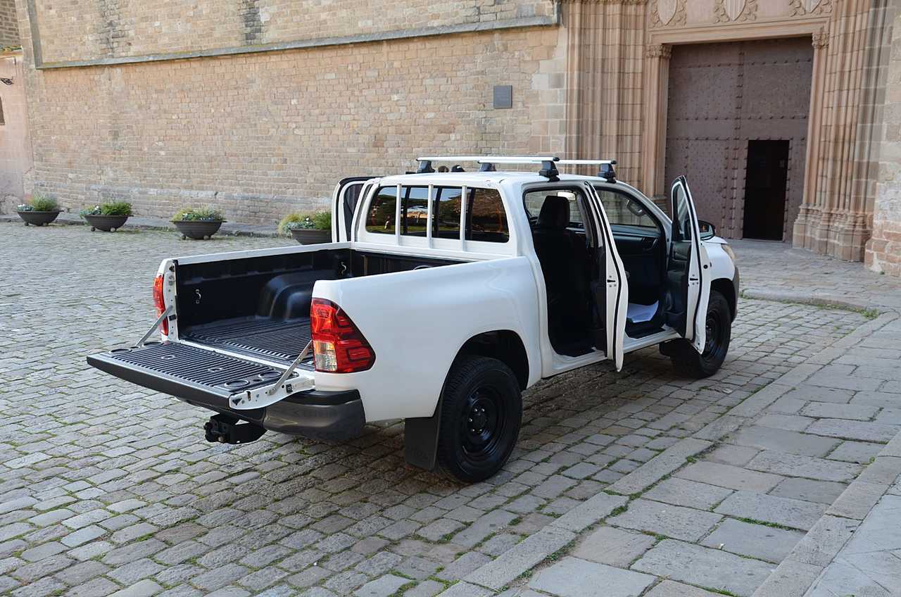 Toyota Hilux 2.4 D4D DOBLE CABINA GX..  150 CV/ UNA FIERA FUERA DEL ASFALTO ./ OPORTUNIDAD - Foto 16