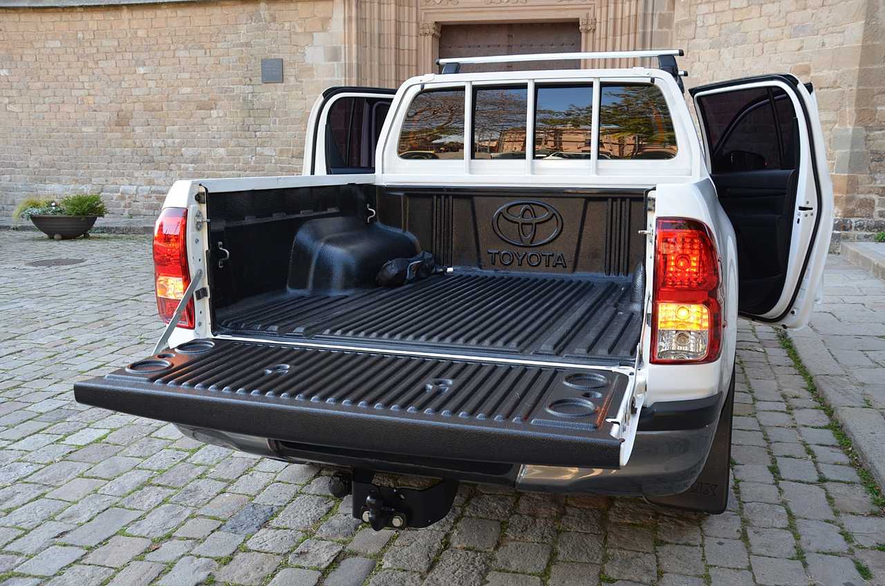 Toyota Hilux 2.4 D4D DOBLE CABINA GX..  150 CV/ UNA FIERA FUERA DEL ASFALTO ./ OPORTUNIDAD - Foto 14