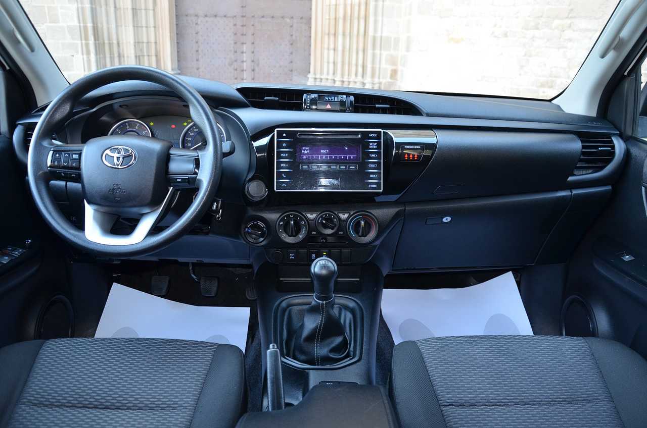 Toyota Hilux 2.4 D4D DOBLE CABINA GX..  150 CV/ REESTRENO ../ SÓLO 35000 KM - Foto 6