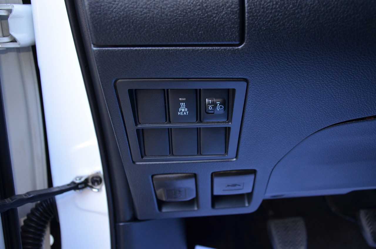 Toyota Hilux 2.4 D4D DOBLE CABINA GX..  150 CV/ REESTRENO ../ SÓLO 35000 KM - Foto 4