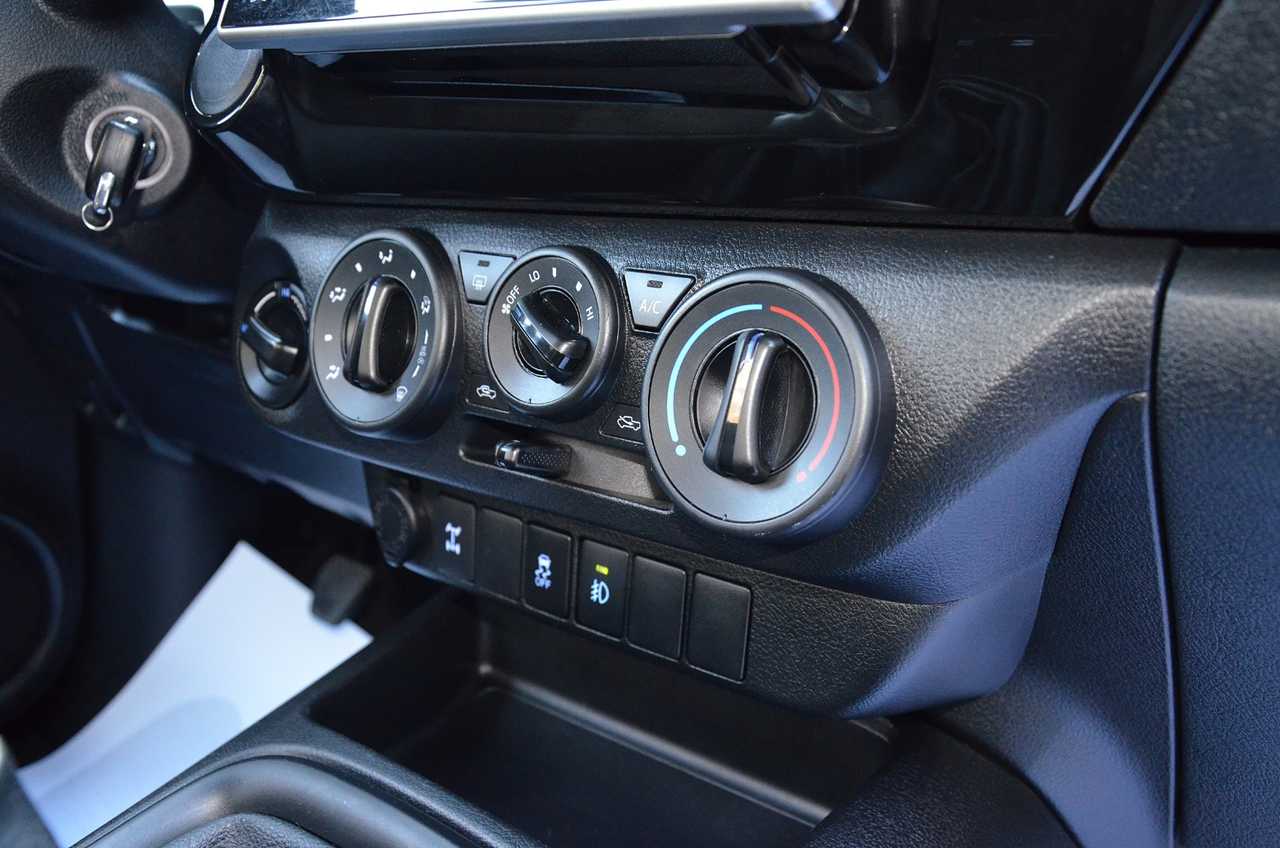 Toyota Hilux 2.4 D4D DOBLE CABINA GX..  150 CV/ REESTRENO ../ SÓLO 35000 KM - Foto 22