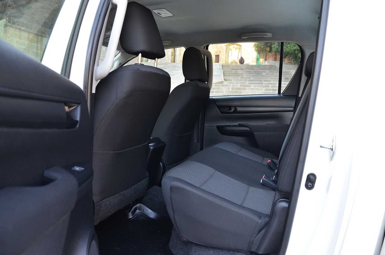 Toyota Hilux 2.4 D4D DOBLE CABINA GX..  150 CV/ REESTRENO ../ SÓLO 35000 KM - Foto 9