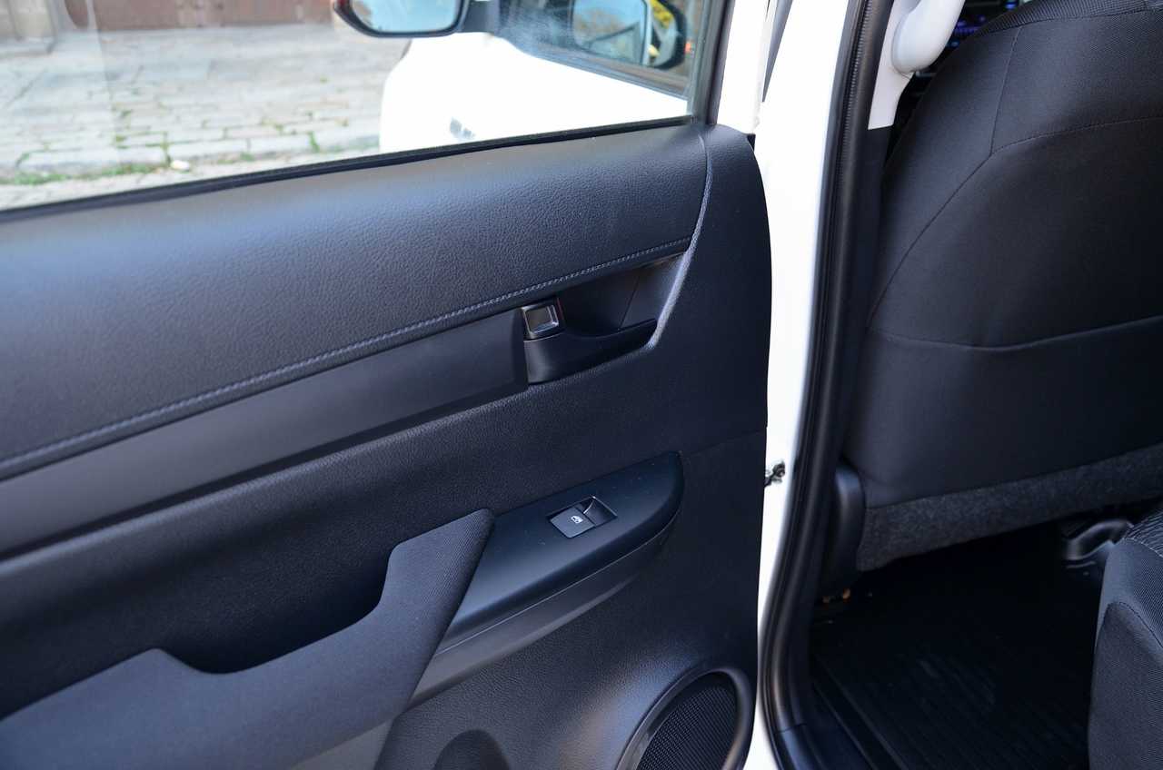 Toyota Hilux 2.4 D4D DOBLE CABINA GX..  150 CV/ REESTRENO ../ SÓLO 35000 KM - Foto 8