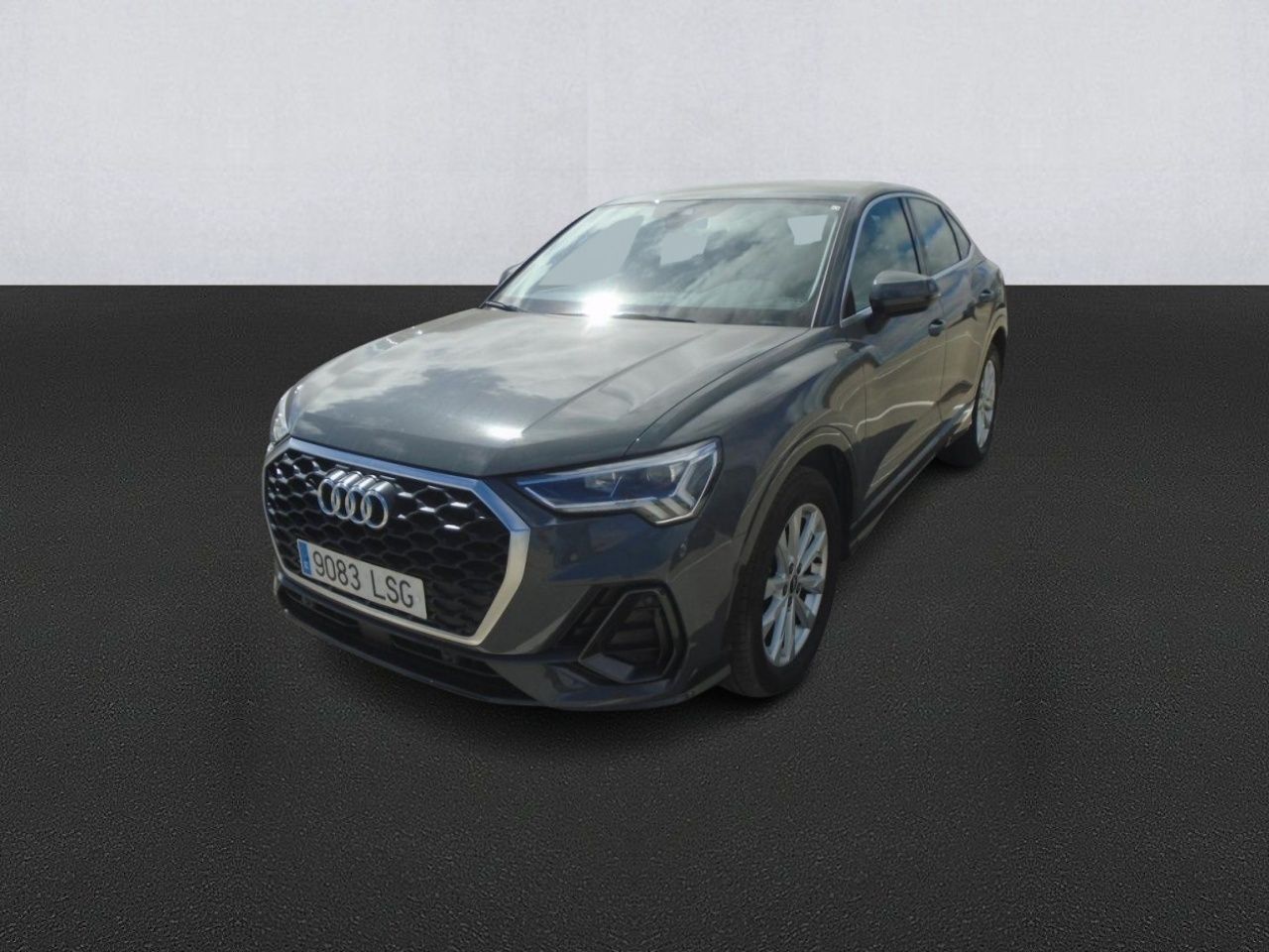 audi q3 2021 /