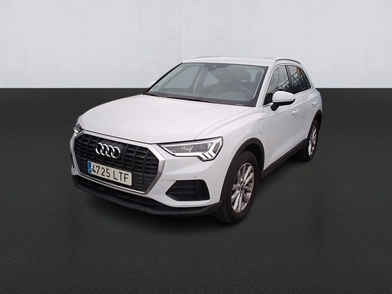 audi q3 2021 /