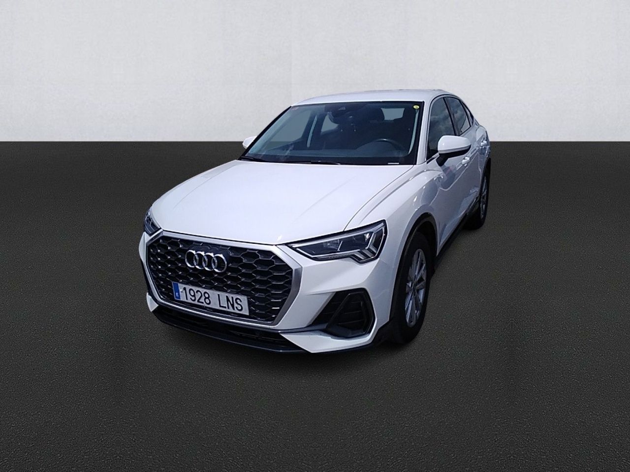 audi q3 2021 /