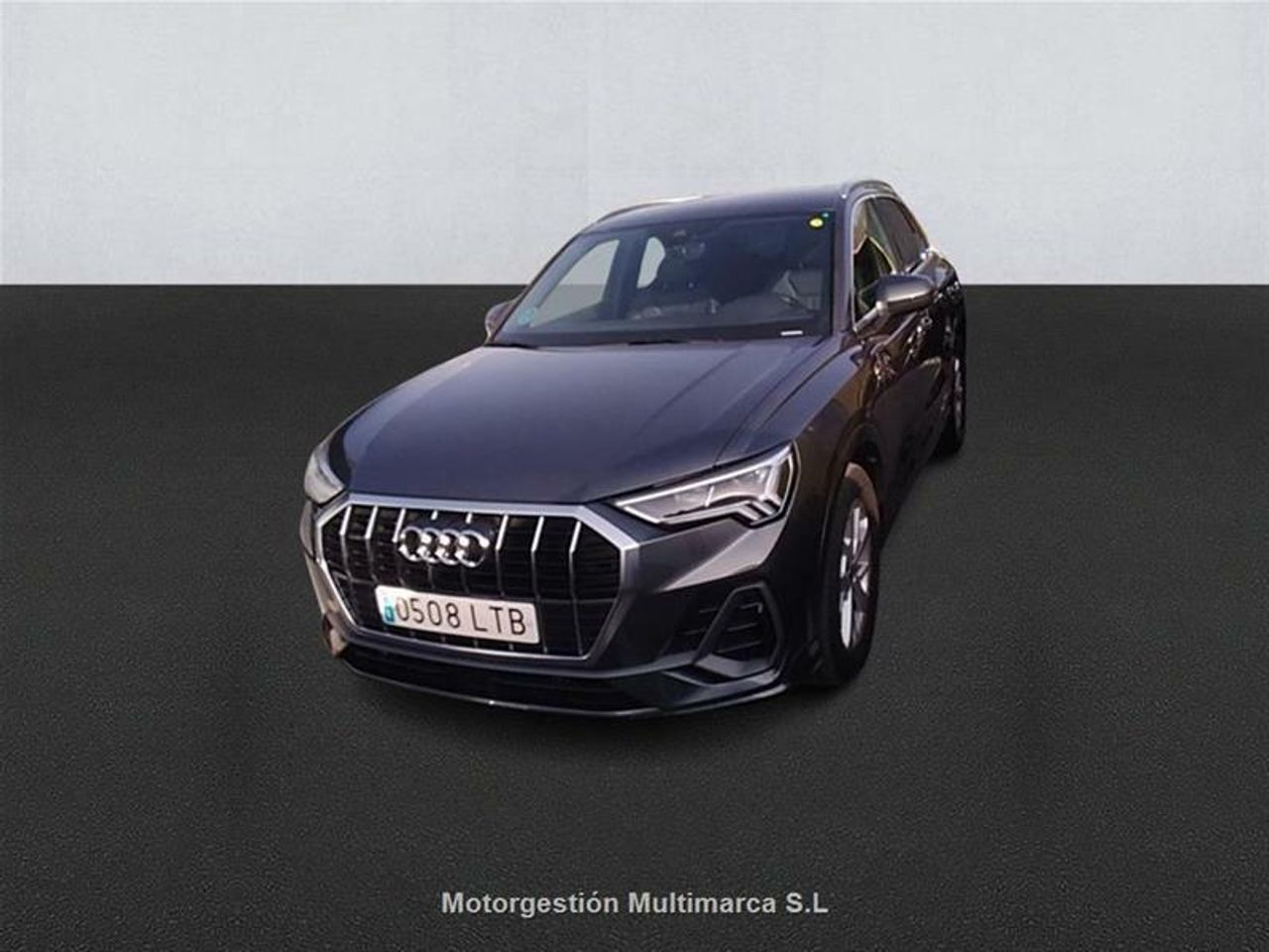 audi q3 2021 /