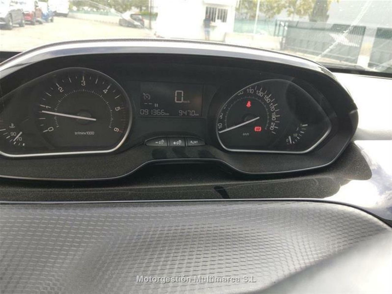 Peugeot 2008 Signature BlueHDi 73KW (100CV) - foto 8