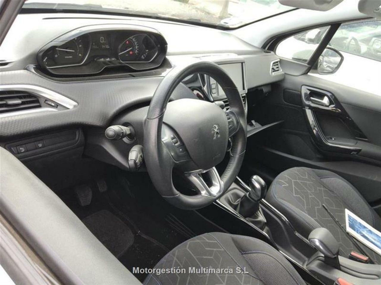 Peugeot 2008 Signature BlueHDi 73KW (100CV) - foto 7