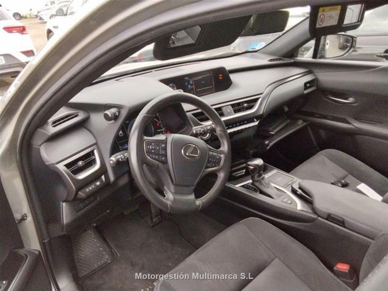 Lexus UX 2.0 250h Business - foto 7