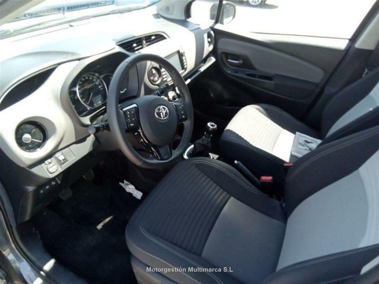 Toyota Yaris 1.5 110 Active Tech - foto 6