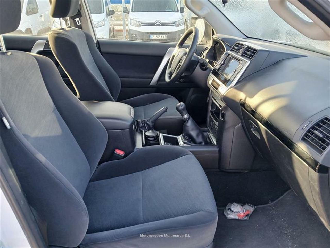 Toyota Land Cruiser 2.8 D-4D GX - foto 13