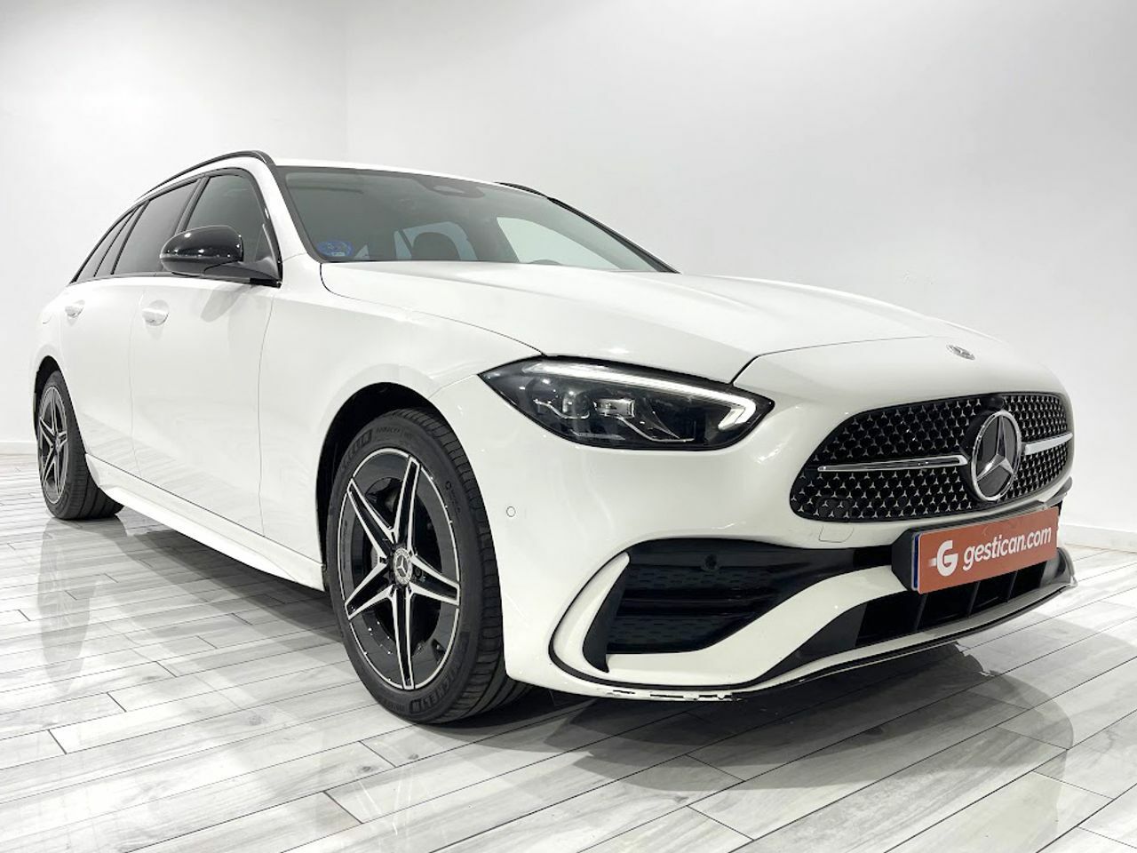 mercedes clase c 2023 / foto grande (3)