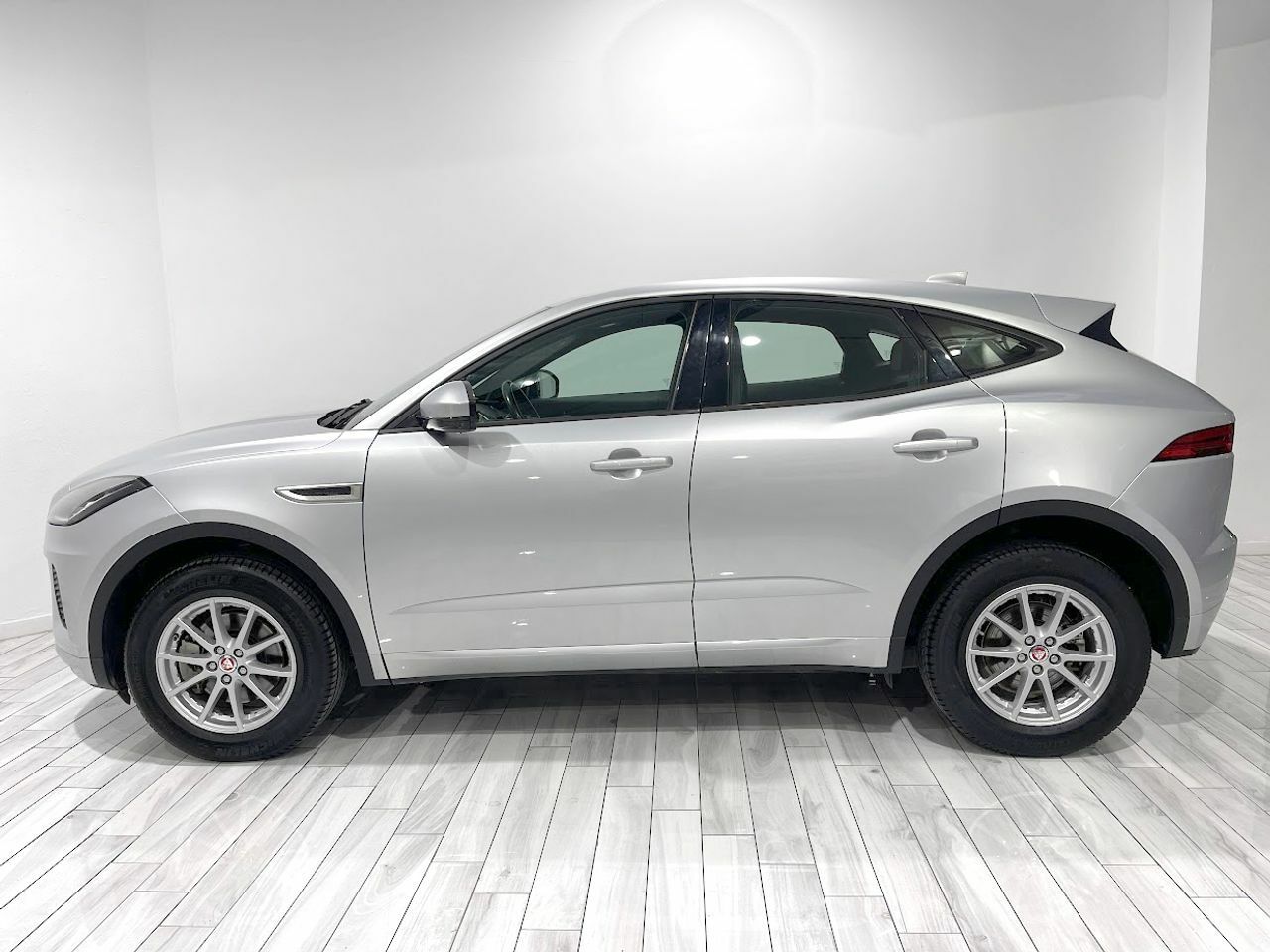 jaguar e-pace 2019 / foto grande (3)