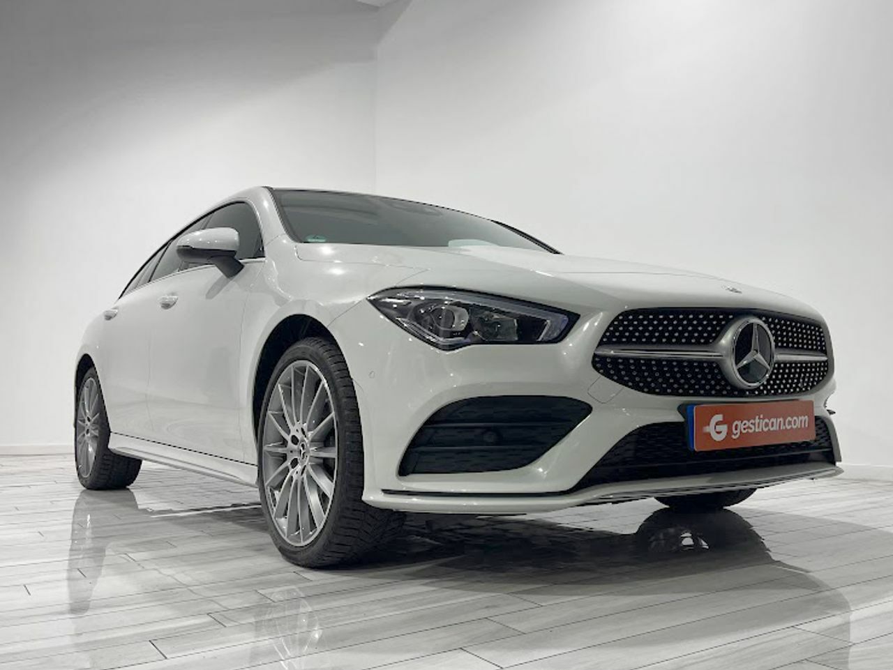 mercedes cla 2023 / foto grande (3)