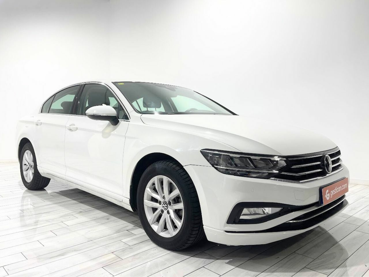 volkswagen passat 2021 / foto grande (2)