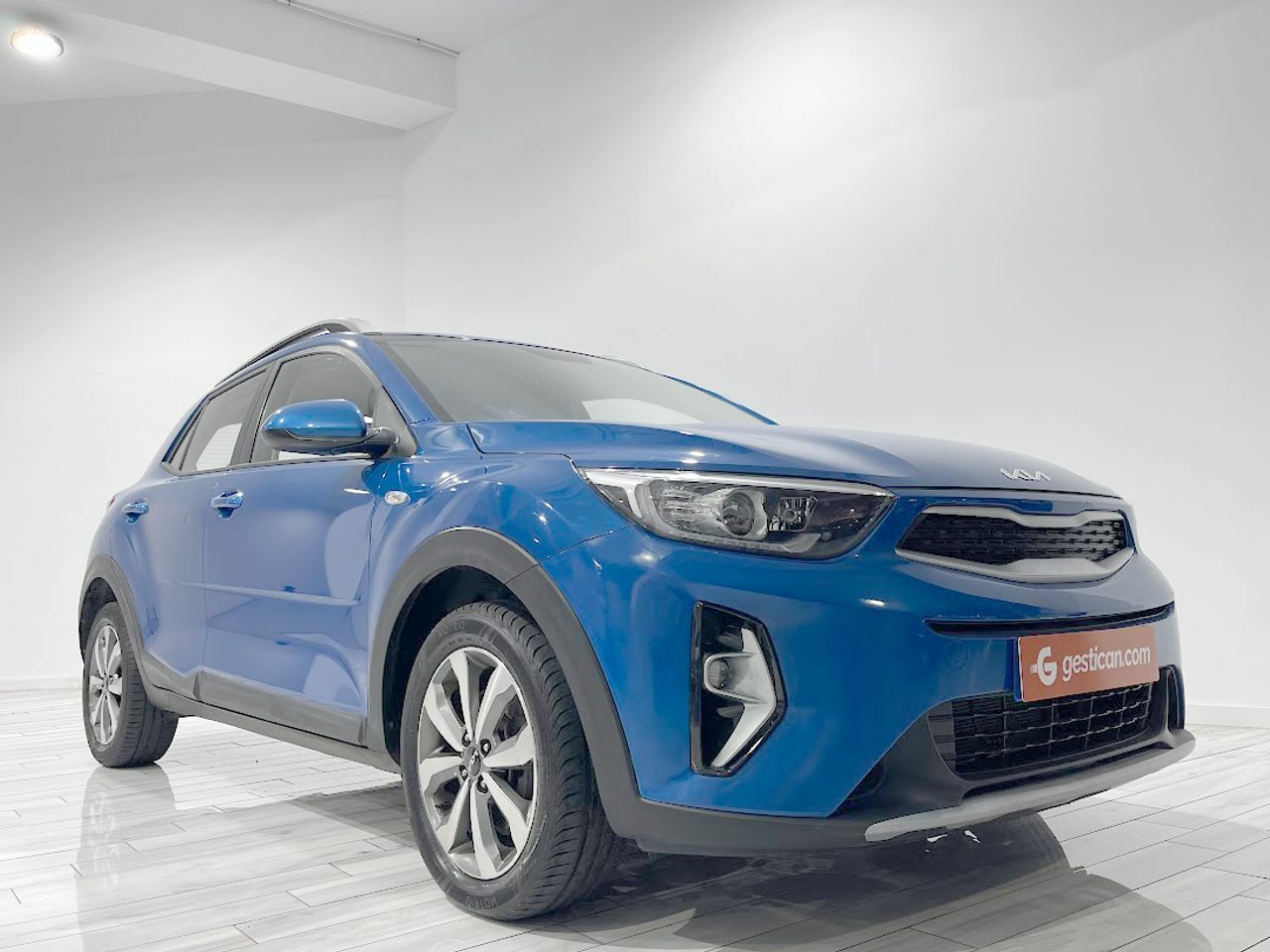 kia stonic 2022 / foto grande (2)