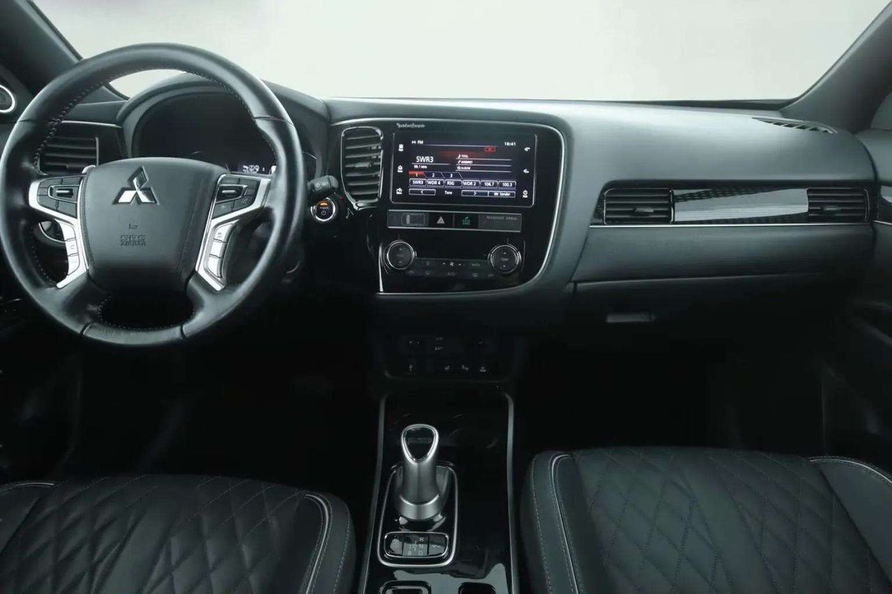 Mitsubishi Outlander 2.4 PHEV Motion Auto 4WD - foto 11