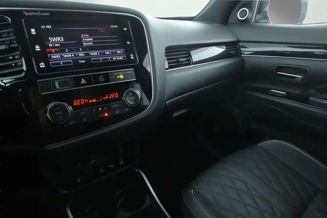 Mitsubishi Outlander 2.4 PHEV Motion Auto 4WD - foto 17