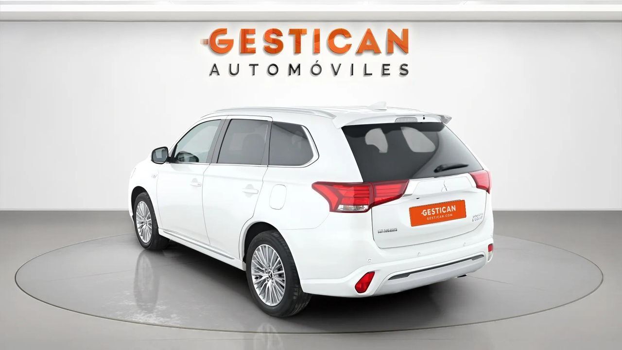 Mitsubishi Outlander 2.4 PHEV Motion Auto 4WD - foto 8
