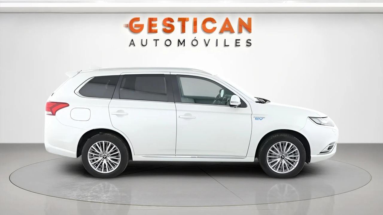 Mitsubishi Outlander 2.4 PHEV Motion Auto 4WD - foto 5