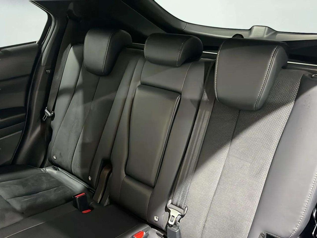 Mitsubishi Eclipse Cross 2.4 PHEV Kaiteki Auto 4WD - foto 27