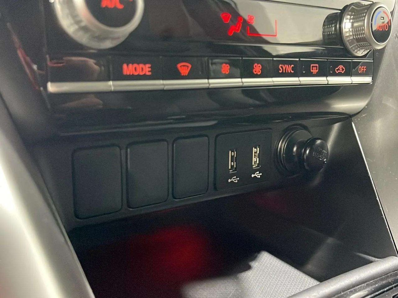 Mitsubishi Eclipse Cross 2.4 PHEV Kaiteki Auto 4WD - foto 26