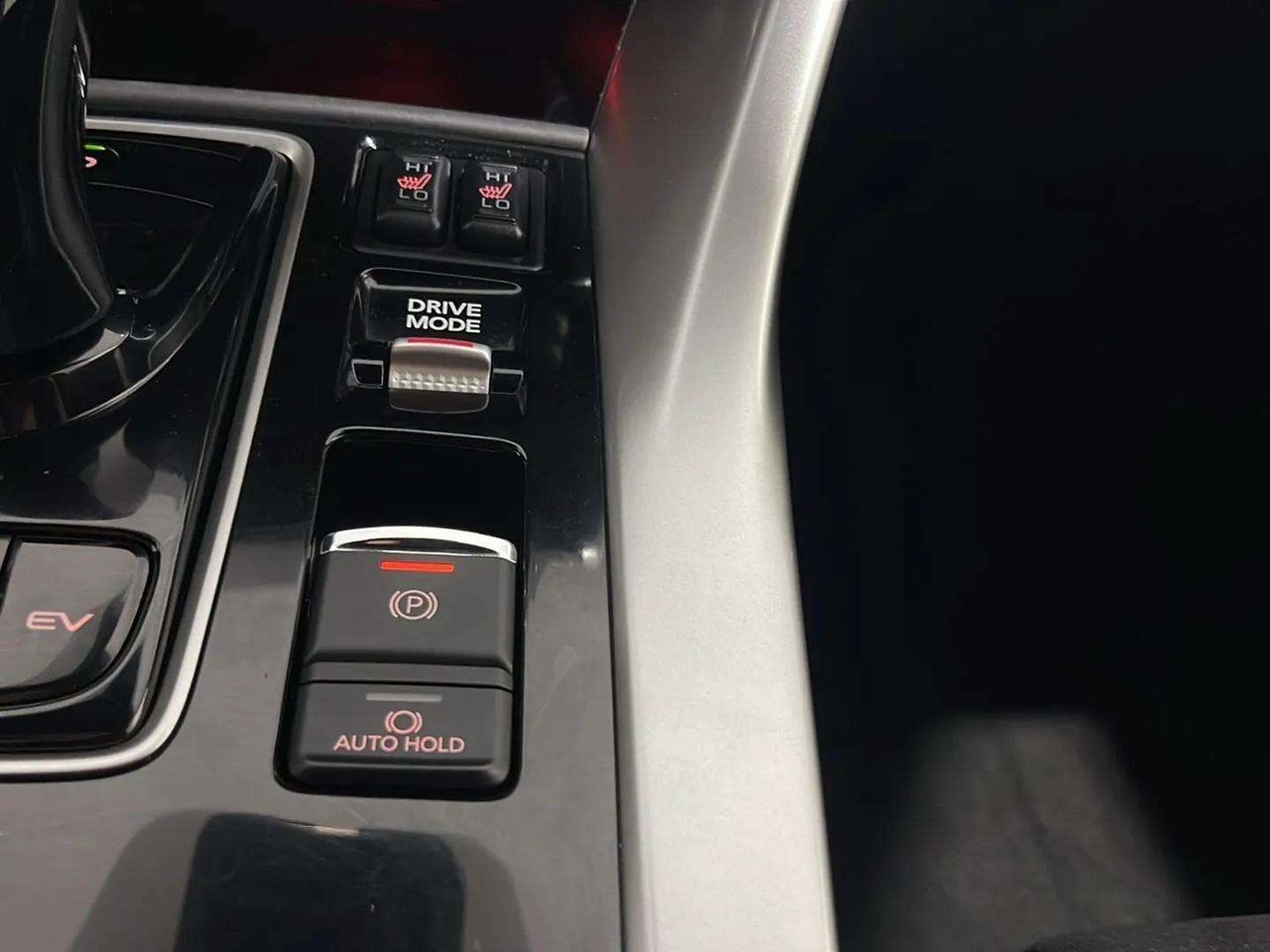 Mitsubishi Eclipse Cross 2.4 PHEV Kaiteki Auto 4WD - foto 23