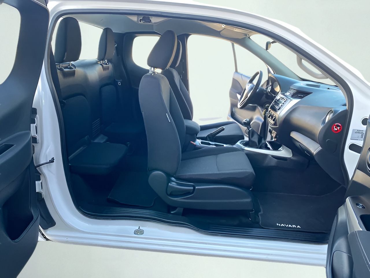 Nissan Navara 2.5 dCi 144CV FE King Cab 4X4 - foto 9