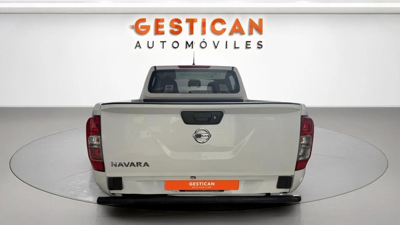 Nissan Navara 2.5 dCi 144CV FE Doble Cabina Cab 4X4 - foto 5