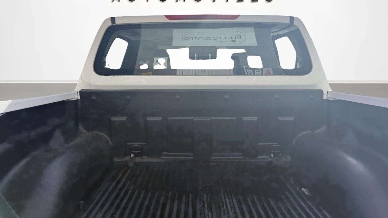 Nissan Navara 2.5 dCi 144CV FE Doble Cabina Cab 4X4 - foto 13