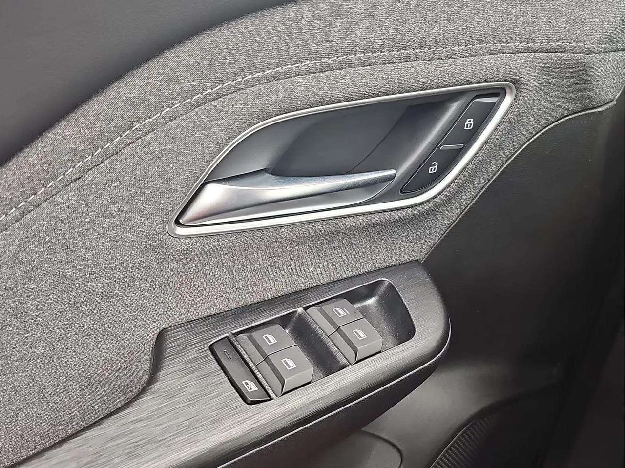 MG ZS Hybrid+ Standard - foto 11