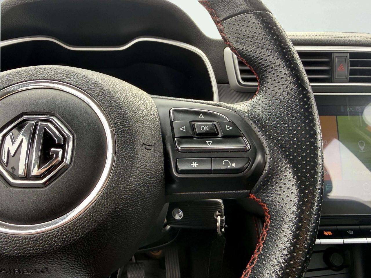 MG ZS 1.5 Luxury - foto 13