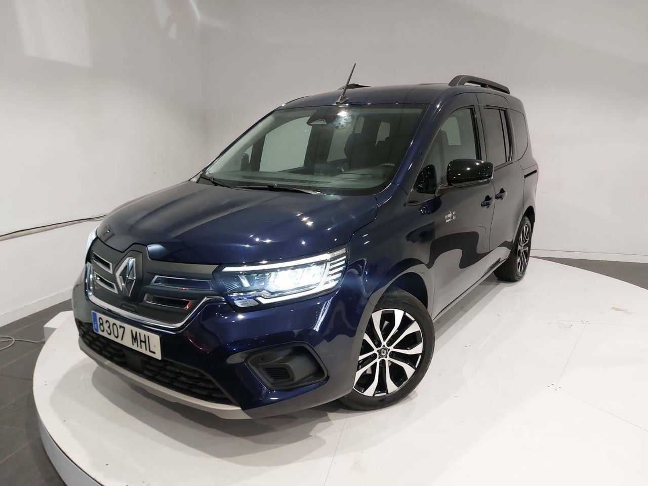 Alerta vehiculos en angulo muerto  de segunda mano - renault kangoo combi 2023 /