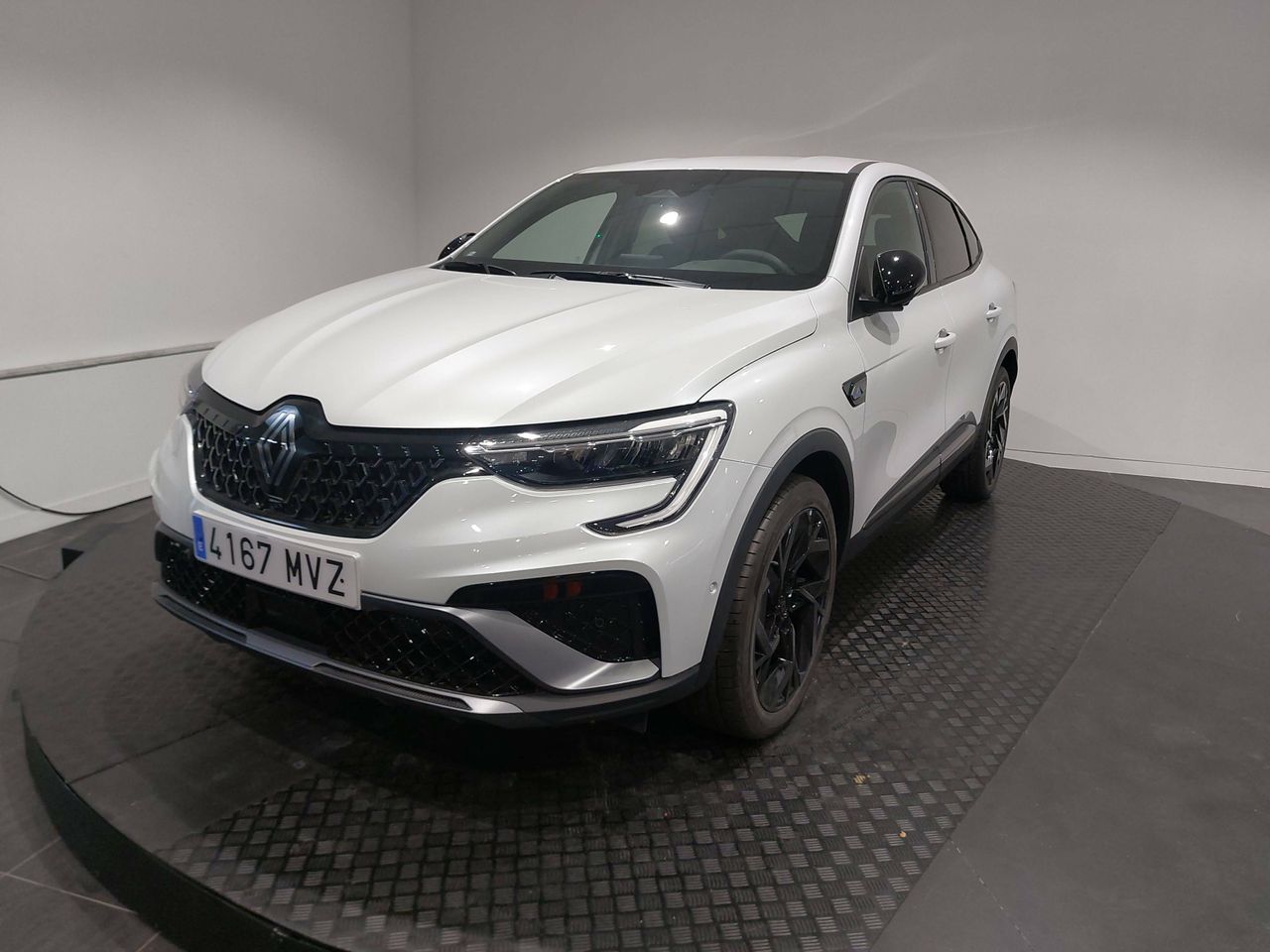 Mudanzas precios bajos barcelona  de segunda mano en Barcelona - renault arkana 2024 /