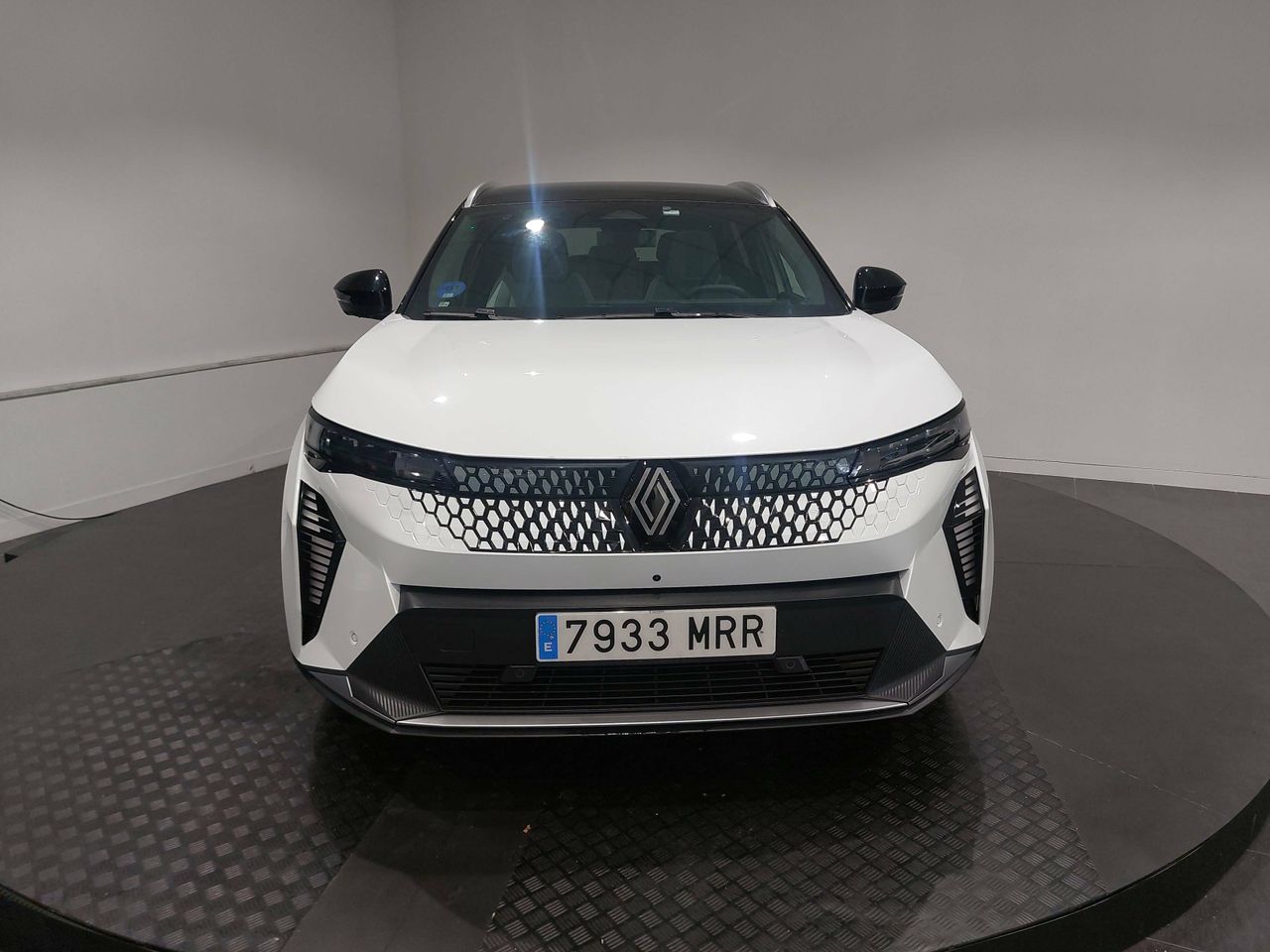 Vestido completamente  de segunda mano - renault scénic 2024 /