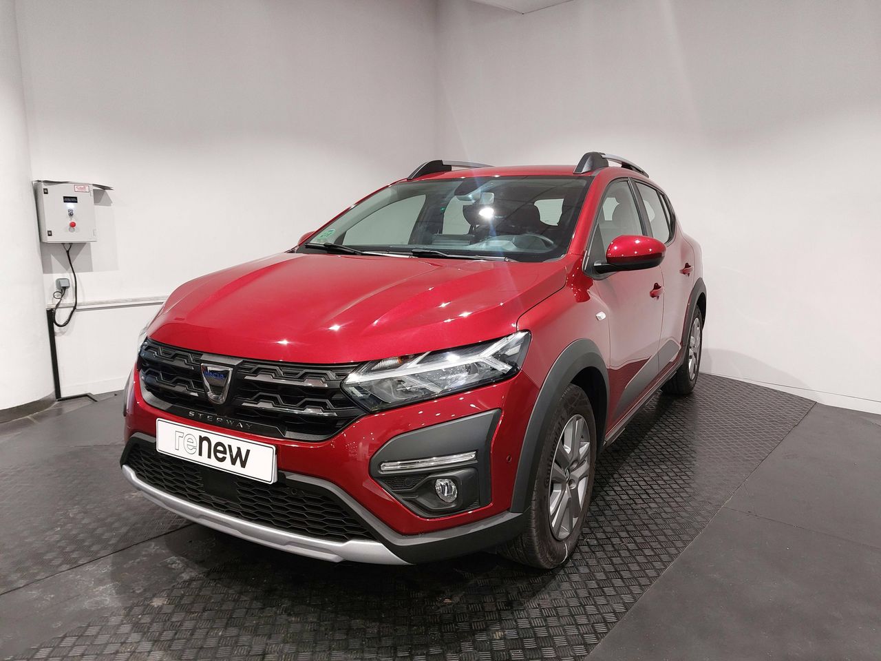 Dacia duster con rueda de repuesto  de segunda mano - dacia sandero 2021 /