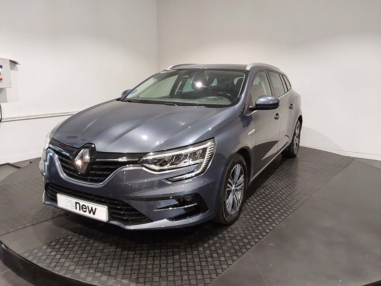 Vestido completamente  de segunda mano - renault megane 2020 /