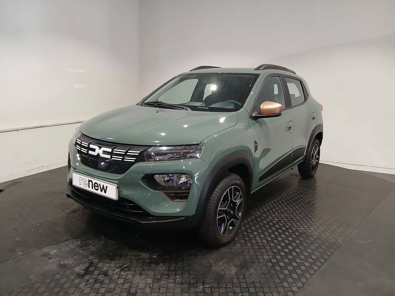 Dacia duster con rueda de repuesto  de segunda mano - dacia spring 2023 /