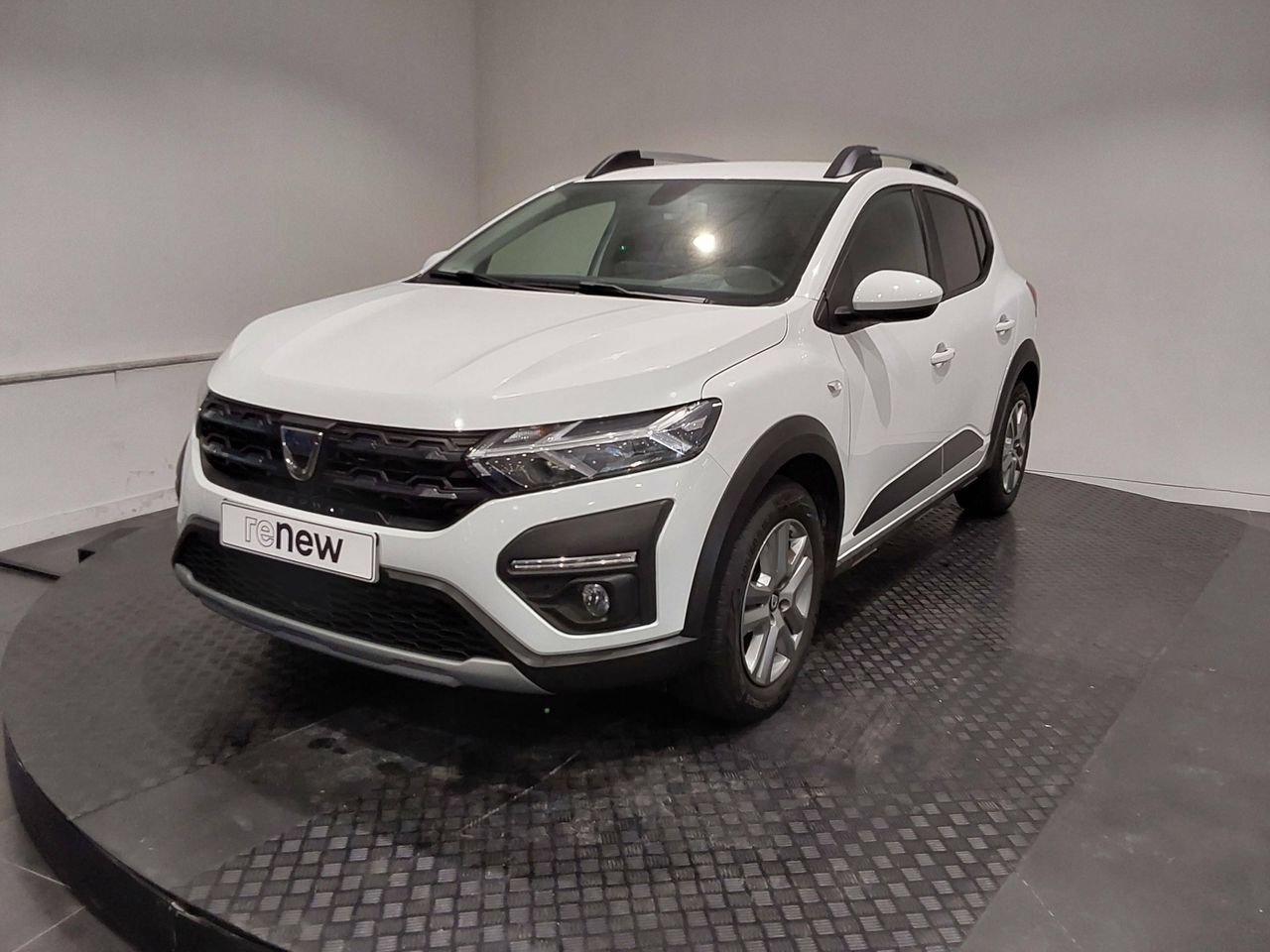 Dacia duster con rueda de repuesto  de segunda mano - dacia sandero 2021 /