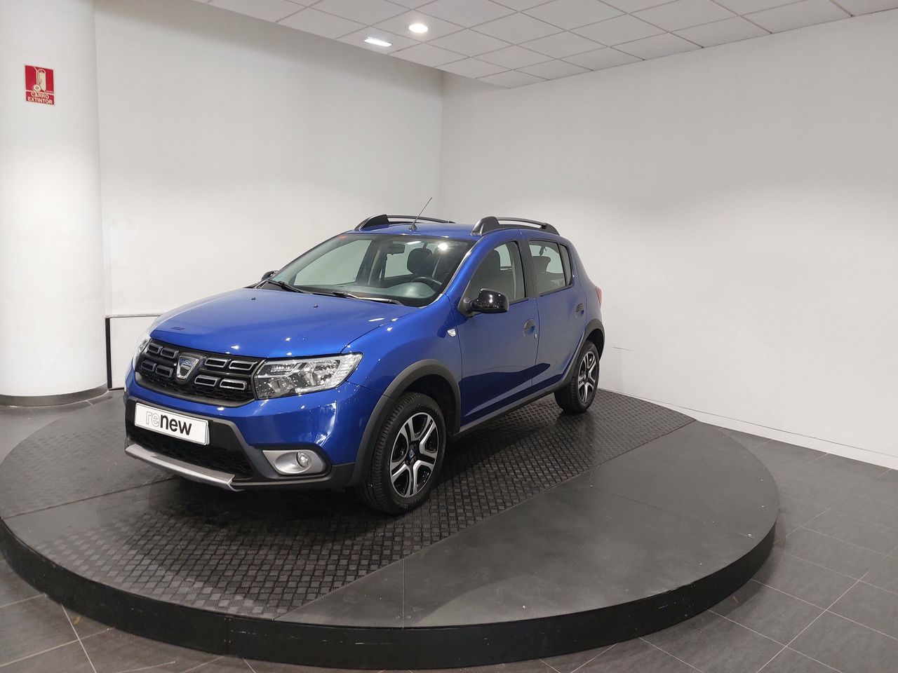 Dacia duster con rueda de repuesto  de segunda mano - dacia sandero 2021 /