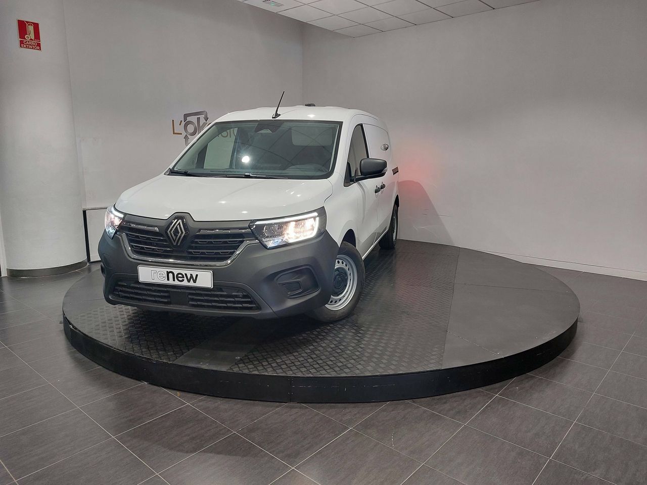 renault kangoo 2025 /