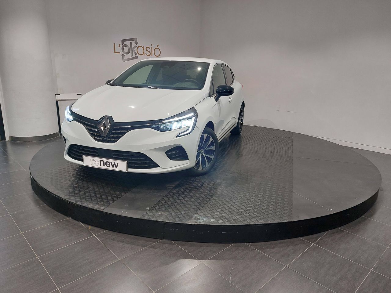 renault clio 2023 /
