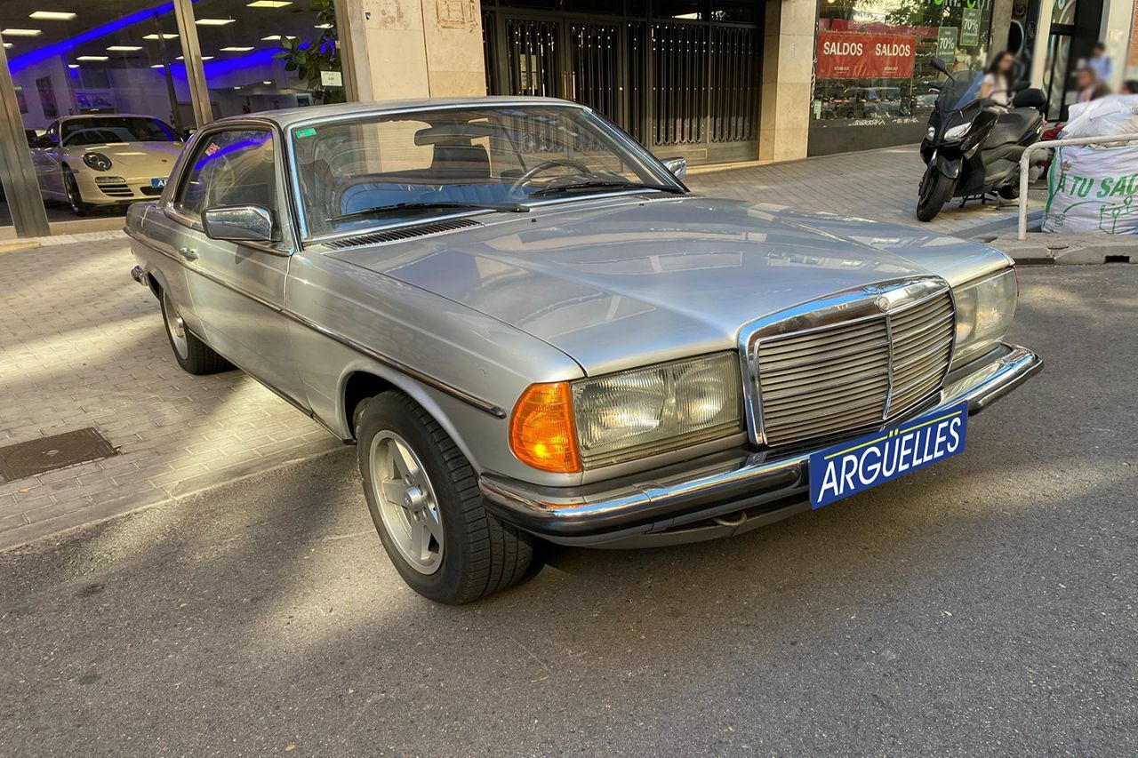 mercedes clase c 1979 / foto grande (2)