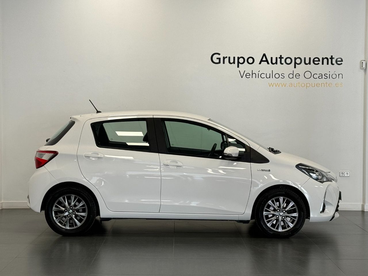toyota yaris 2019 / foto grande (2)