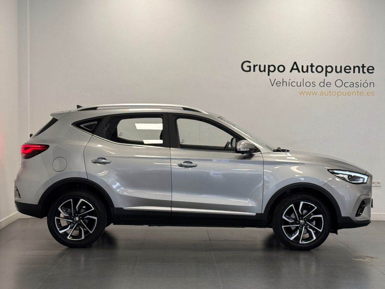 mg zs 2024 / foto grande (2)