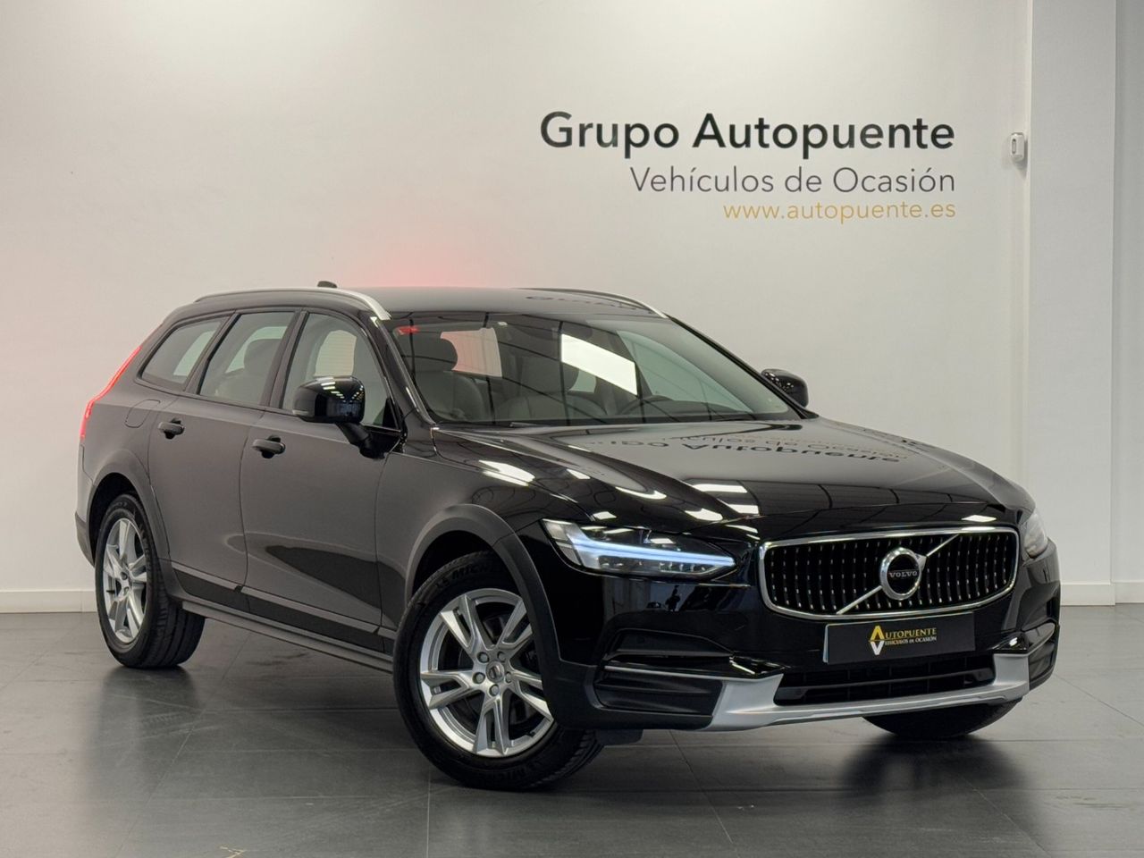 Volvo v90 con color blanco  de segunda mano - volvo v90 2018 /