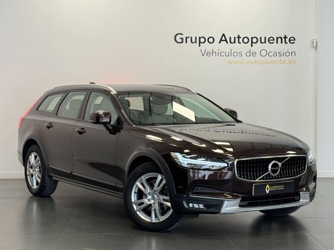 Volvo v90 con color blanco  de segunda mano - volvo v90 2018 /