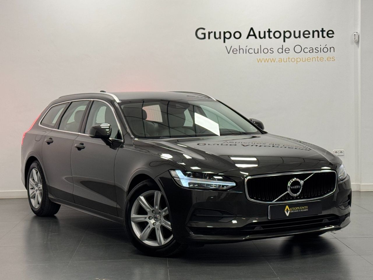 Volvo v90 con color blanco  de segunda mano - volvo v90 2019 /