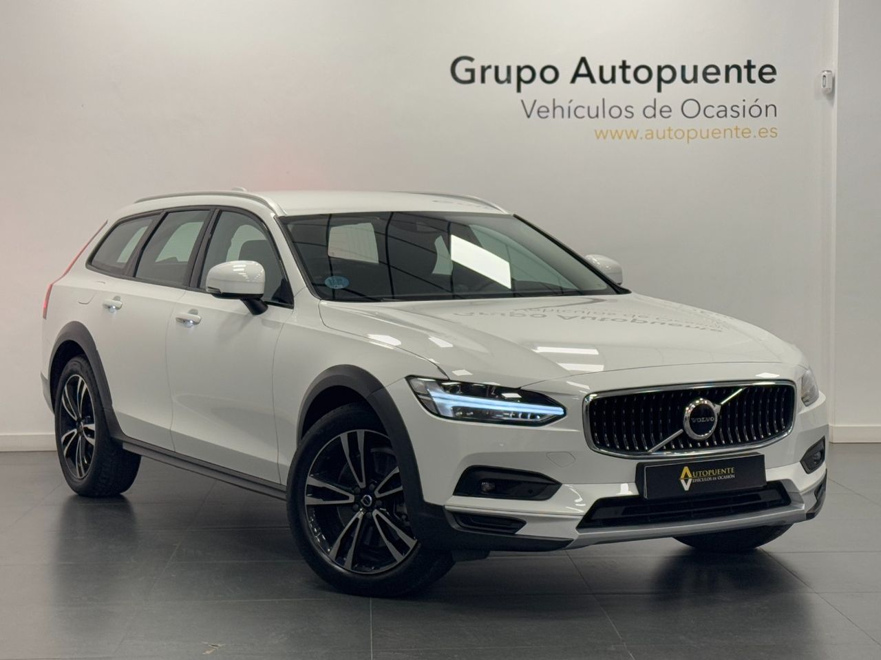 Volvo v90 con color blanco  de segunda mano - volvo v90 2021 /